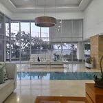 Apartamento 6 personas con balcon vista al mar desayuno gratis y anfitrion 24 horas