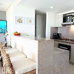Apartamento 6 personas con balcon vista al mar desayuno gratis y anfitrion 24 horas