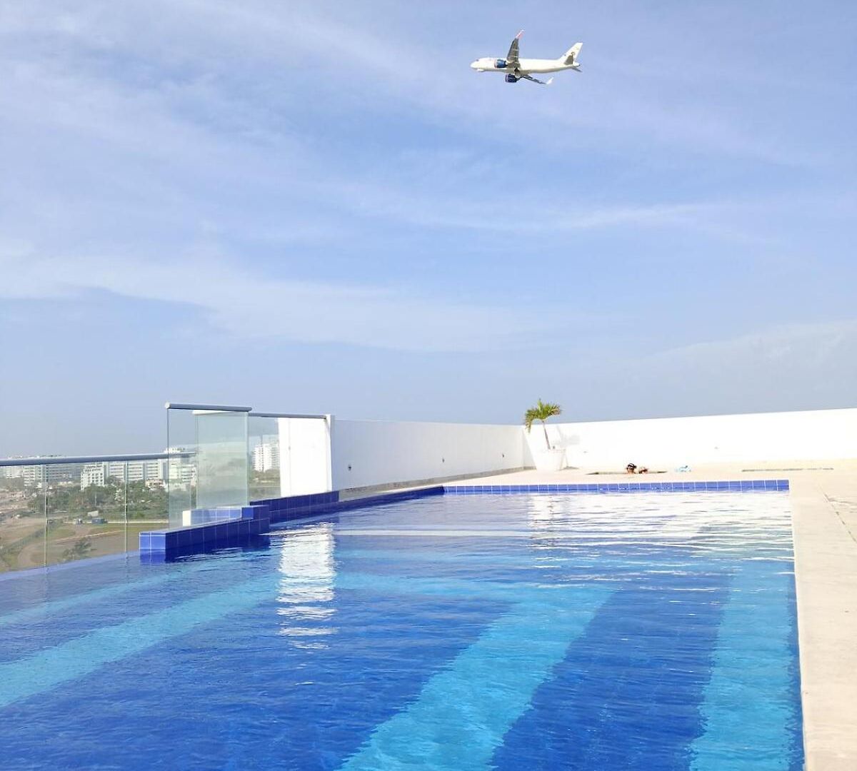 Apartamento 6 Personas Con Balcon Vista Al Mar Desayuno Gratis Y Anfitrion 24 *